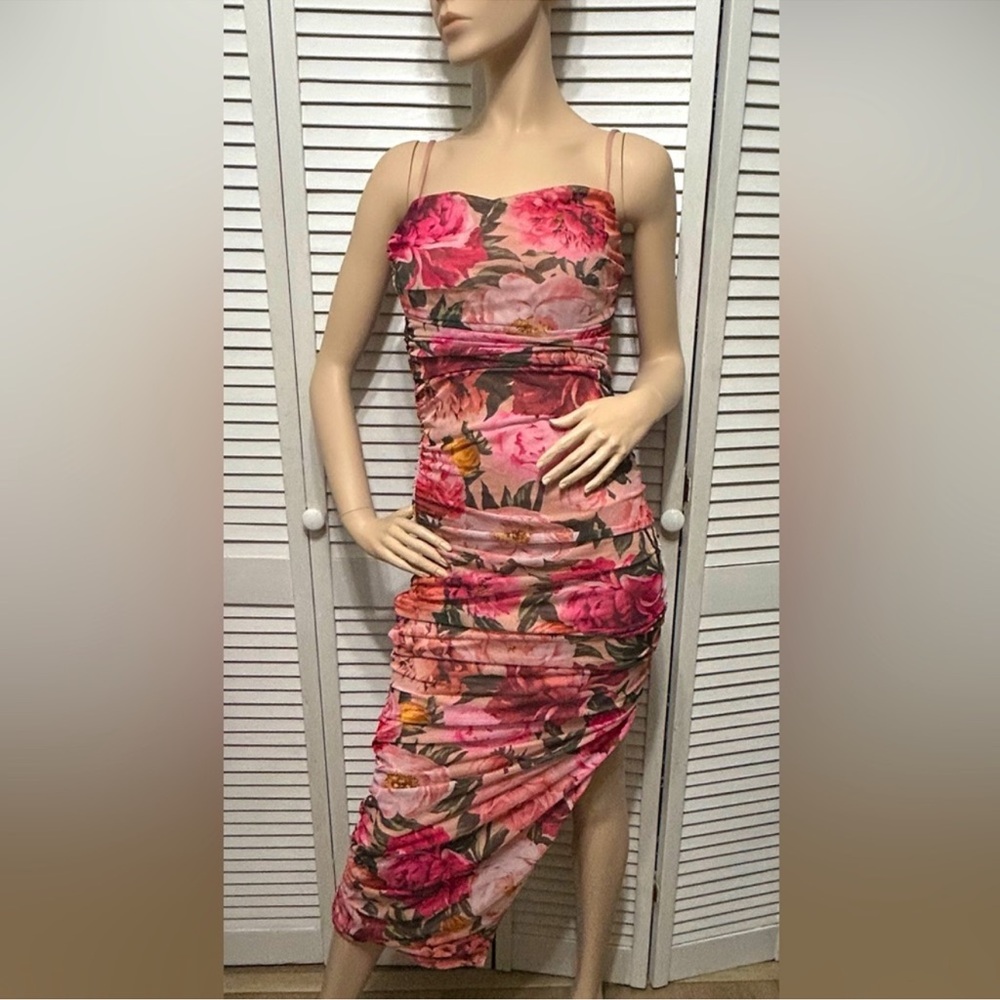 Express Body Contour ruched floral midi dress - Picture 4 of 5